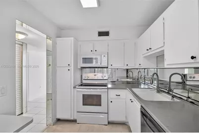 4230 Deste Ct #107, Lake Worth, FL 33467 - Photo 9