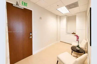 175 SW 7th St #1714, Miami, FL 33130 - Photo 11