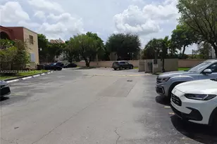 10245 NW 9th St Cir, Miami, FL 33172 - Photo 3