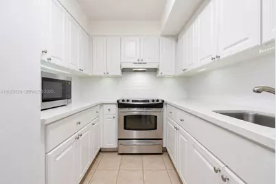 2642 Collins Ave #303, Miami Beach, FL 33140 - Photo 11