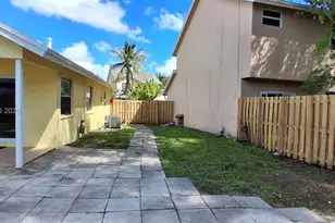 3277 NW 123rd Ave, Sunrise, FL 33323 - Photo 21