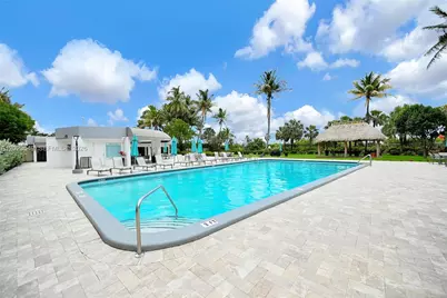 2401 Collins Ave #504, Miami Beach, FL 33140 - Photo 31