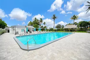 2401 Collins Ave, Miami Beach, FL 33140 - Photo 31