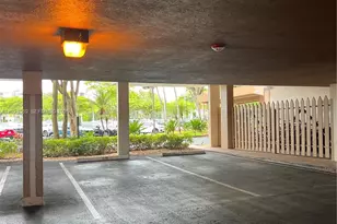 1400 St Charles Pl, Pembroke Pines, FL 33026 - Photo 27