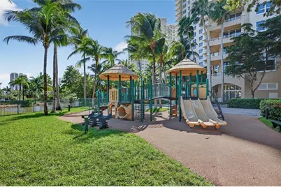 19501 W Country Club Dr #313, Aventura, FL 33180 - Photo 39