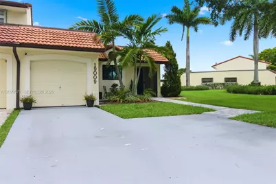 19009 NW 64th Ct, Hialeah, FL 33015 - Photo 7
