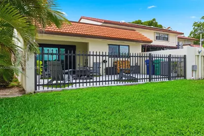 19009 NW 64th Ct, Hialeah, FL 33015 - Photo 35