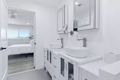 19009 NW 64th Ct, Hialeah, FL 33015 - Photo 25