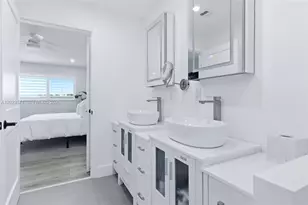 19009 NW 64th Ct, Hialeah, FL 33015 - Photo 25