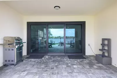 19009 NW 64th Ct, Hialeah, FL 33015 - Photo 29