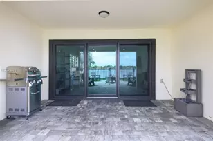 19009 NW 64th Ct, Hialeah, FL 33015 - Photo 29