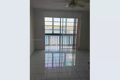 18555 NE 14th Ave #615A, Miami, FL 33179 - Photo 1