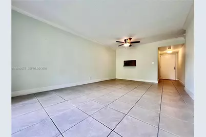 5201 Geneva Way #109, Doral, FL 33166 - Photo 5