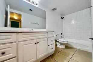 5201 Geneva Way, Doral, FL 33166 - Photo 7