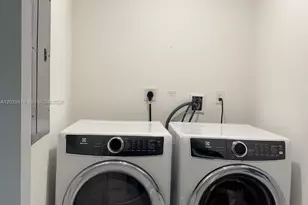 851 NE 1st Ave, Miami, FL 33132 - Photo 11