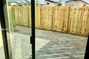 7805 NW 104th Ave, Doral, FL 33178 - Photo 5