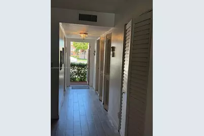 9401 Sunrise Lakes Blvd #109, Sunrise, FL 33322 - Photo 5