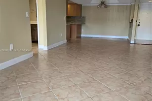 9735 NW 52nd St, Doral, FL 33178 - Photo 7