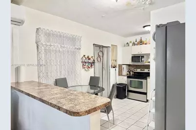 130 NW 16th Ave, Miami, FL 33125 - Photo 5