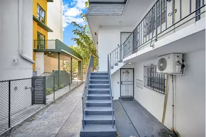 641 NW 2nd St, Miami, FL 33128 - Photo 23