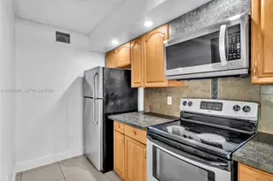 18850 NW 57th Ave, Hialeah, FL 33015 - Photo 9