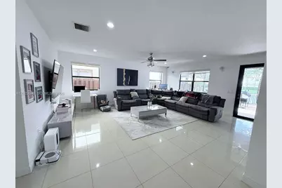 9907 NW 87th Ter, Doral, FL 33178 - Photo 7