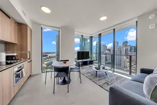 121 NE 5th St, Miami, FL 33132 - Photo 13