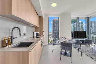 121 NE 5th St, Miami, FL 33132 - Photo 17