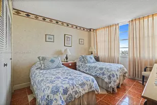 1351 NE Miami Gardens Dr, Miami, FL 33179 - Photo 3