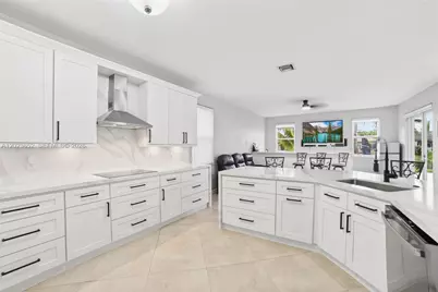 16387 NW 13th St, Pembroke Pines, FL 33028 - Photo 13