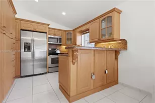 17655 SW 6th St, Pembroke Pines, FL 33029 - Photo 3
