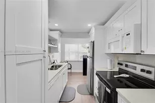 8405 NW 61st St, Tamarac, FL 33321 - Photo 3