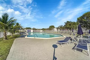 8405 NW 61st St, Tamarac, FL 33321 - Photo 21