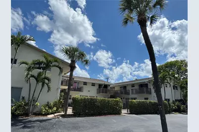 1910 NE 5th St #107, Deerfield Beach, FL 33441 - Photo 5