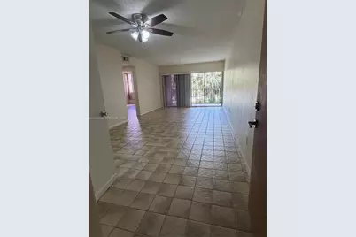 9150 Fontainebleau Blvd #203-2, Miami, FL 33172 - Photo 3