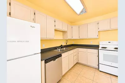 10370 SW 220th St #224, Cutler Bay, FL 33190 - Photo 11