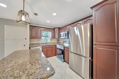 11640 NW 39th St #8, Coral Springs, FL 33065 - Photo 9