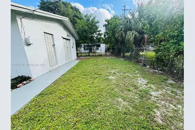 631 NW 11th Ave #B, Fort Lauderdale, FL 33311 - Photo 15