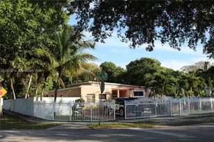 13875 NE 16th Ct, North Miami, FL 33181 - Photo 3