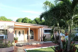 13875 NE 16th Ct, North Miami, FL 33181 - Photo 9