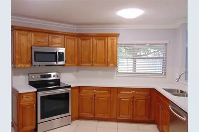 17883 SW 5 St, Pembroke Pines, FL 33029 - Photo 13