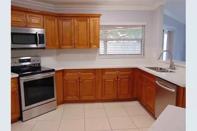 17883 SW 5 St, Pembroke Pines, FL 33029 - Photo 7