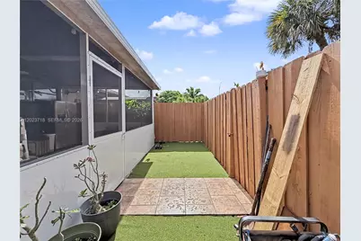 6704 NW 192nd Ter, Hialeah, FL 33015 - Photo 27