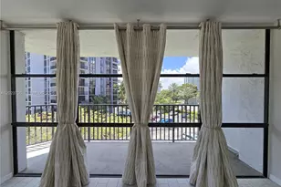 800 Parkview Dr, Hallandale Beach, FL 33009 - Photo 9