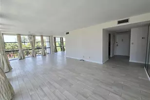 800 Parkview Dr, Hallandale Beach, FL 33009 - Photo 17