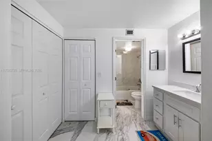 320 Seaview Ct, Marco Island, FL 34145 - Photo 27