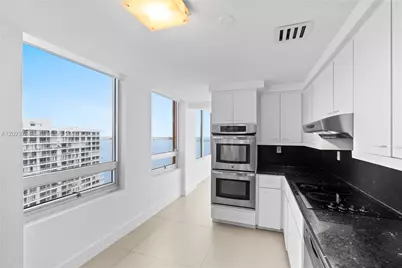 1541 Brickell Ave #C1607, Miami, FL 33129 - Photo 13