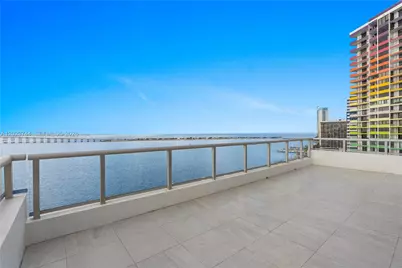 1541 Brickell Ave #C1607, Miami, FL 33129 - Photo 3
