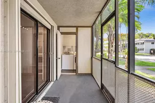 831 NE 199th St, Miami, FL 33179 - Photo 17