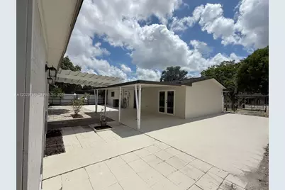 19255 NW 47th Pl, Miami Gardens, FL 33055 - Photo 17